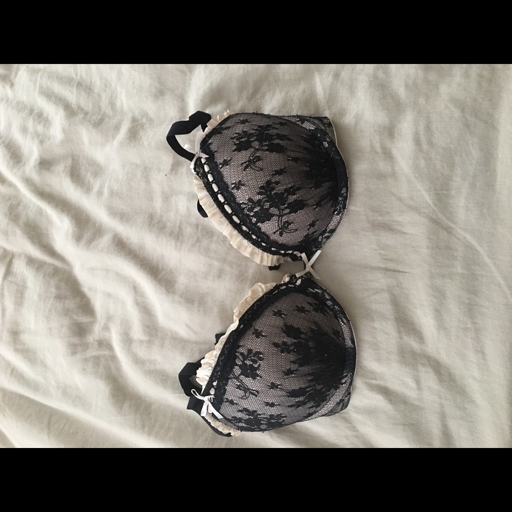 Victoria’s Secret Bra 34B